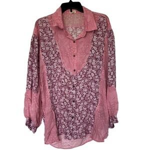 Women’s POL long sleeve pink and white paisley button down shirt. Size large